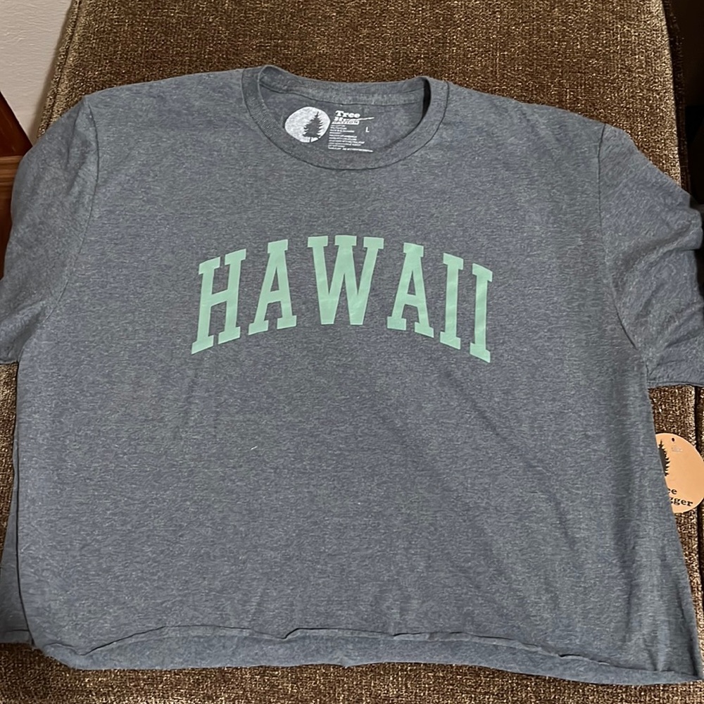 Tree Hugger Hawaii Cropped Shirt